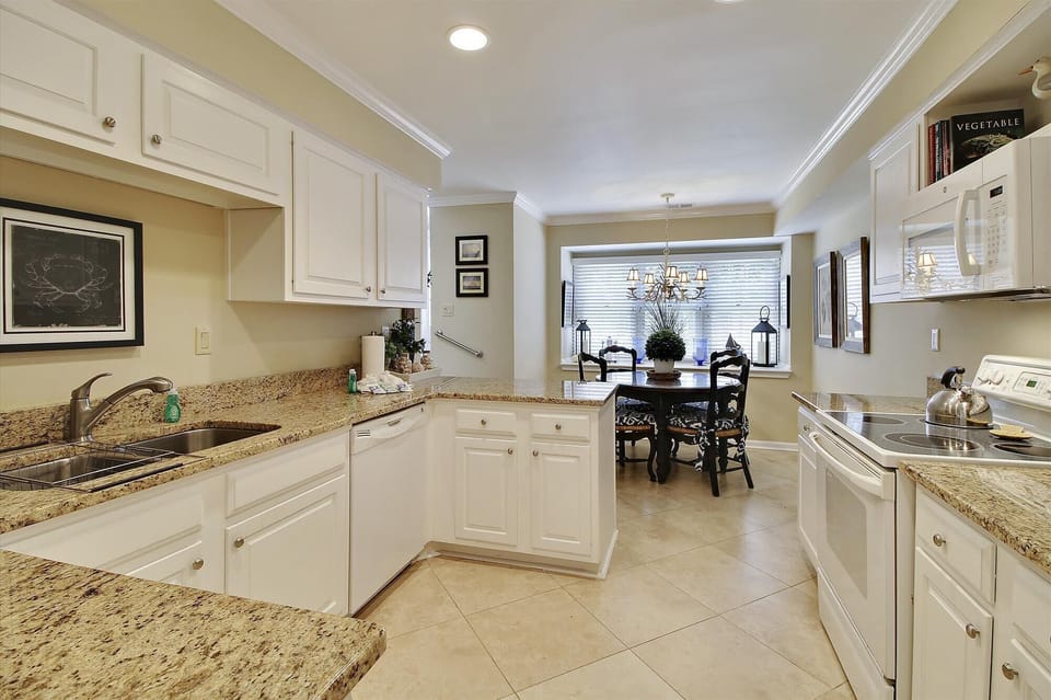 Main Level-Kitchen