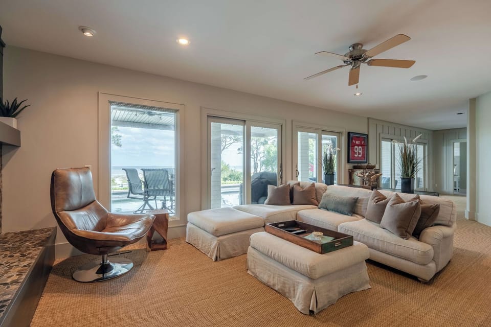 Entry Middle Level - Family Room