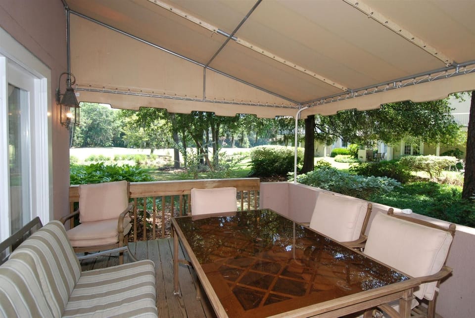 Main Level-Deck