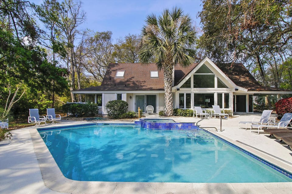 Off Shore 63 Exterior