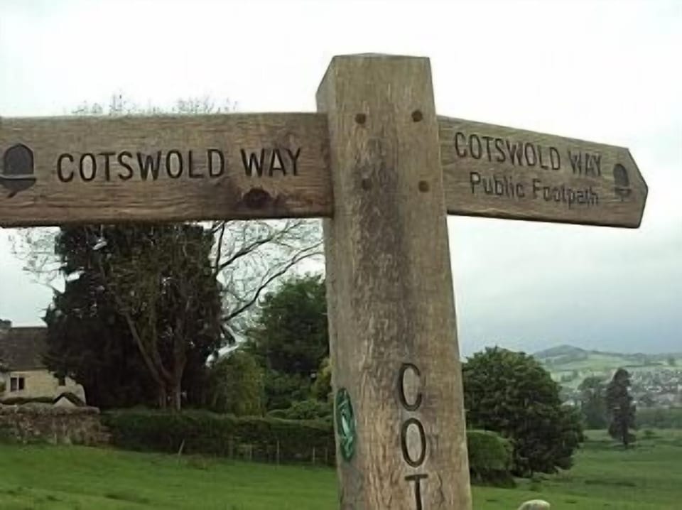 Cotswold  Way , Selsley,great walking country