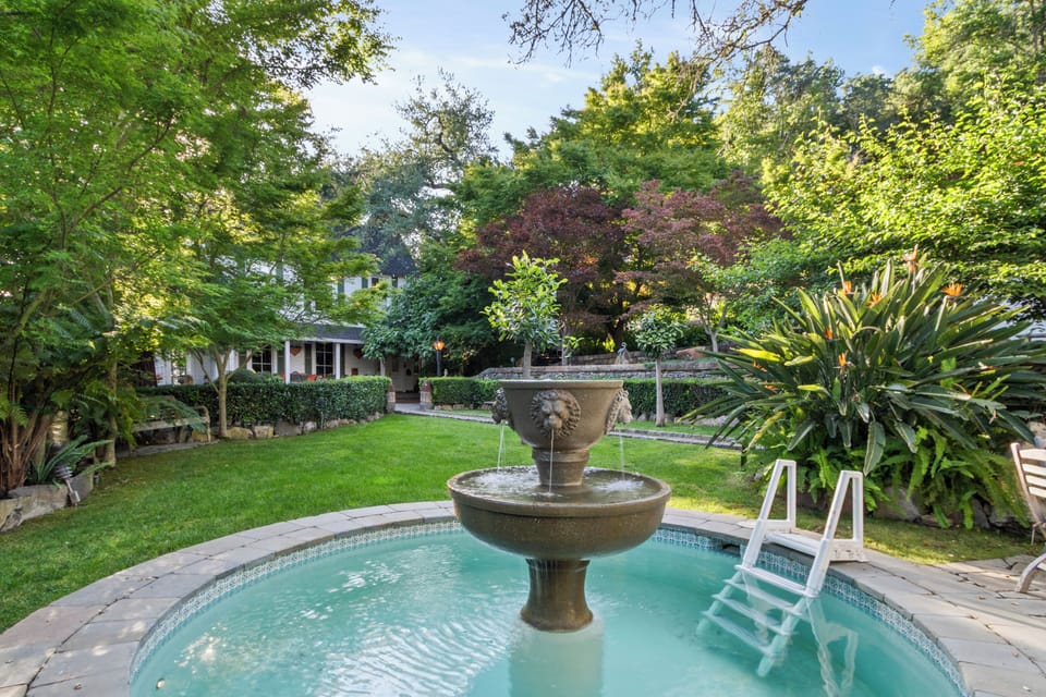 Fountain/Dipping Pool