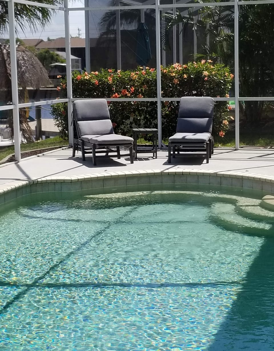 lots of areas to sit and relax