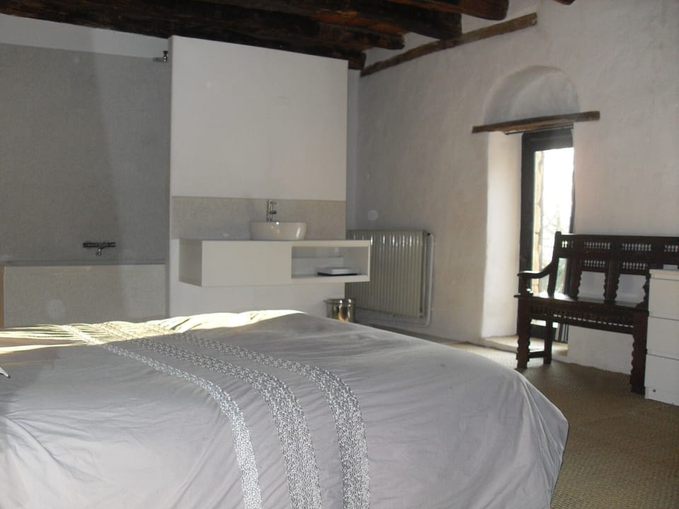 Main bedroom and en suite