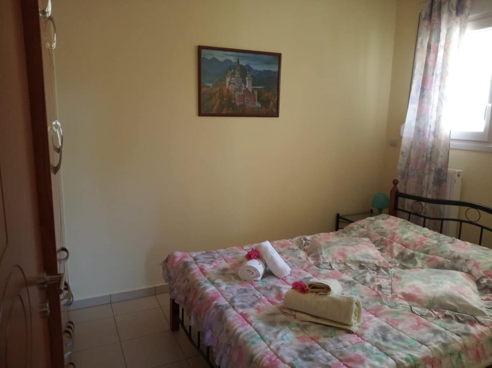 bedroom with a double bed for the couples to come
