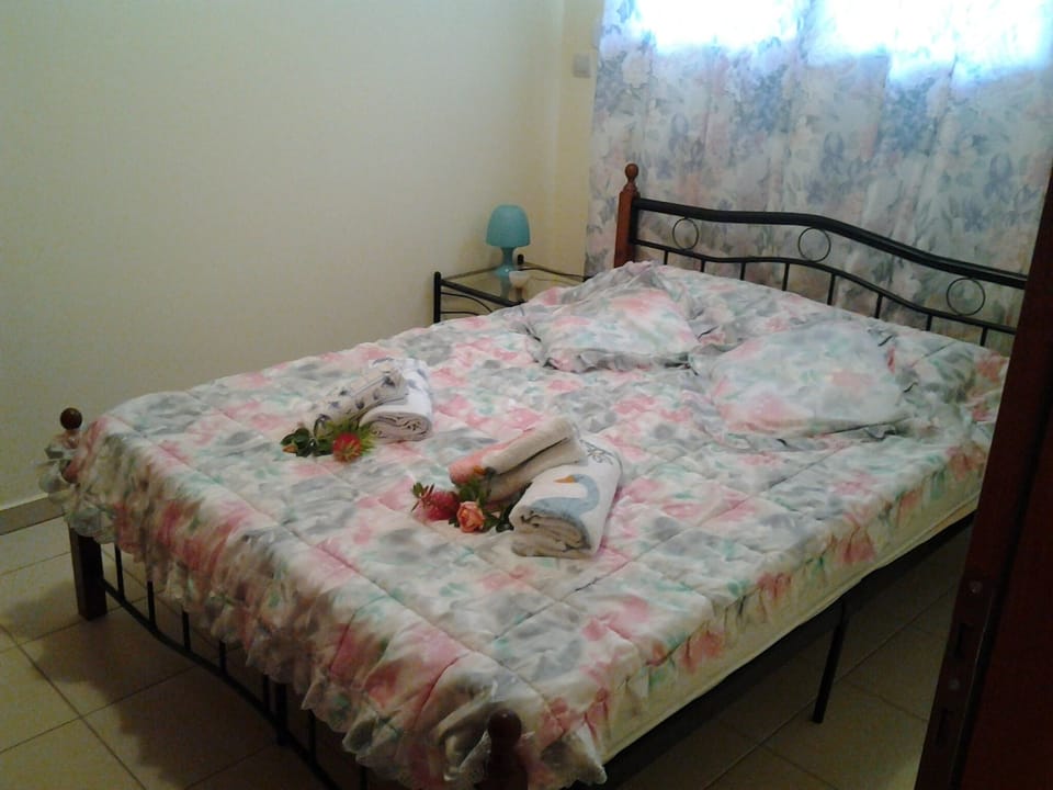 bedroom with a double bed for the couples to come