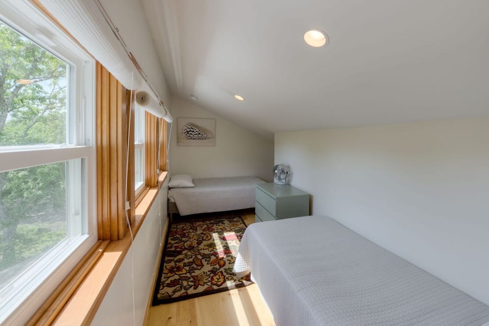 Twin bunk loft