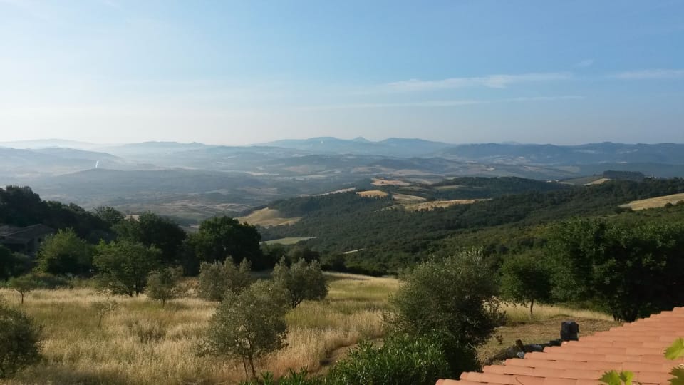 detached quiet country house with large terrace and great views House in Tuscany