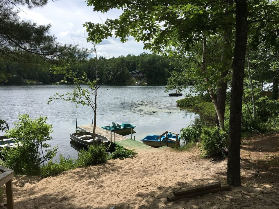 Welcome to PARADISE with sandy beach and lovely sunsets!