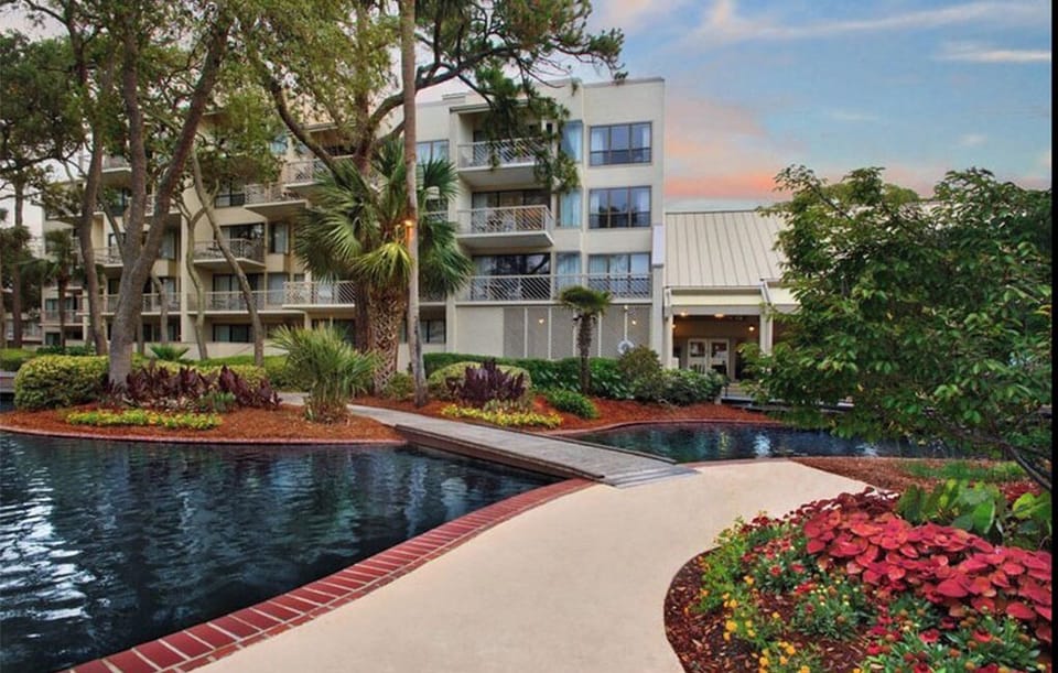 garden and lagoon views