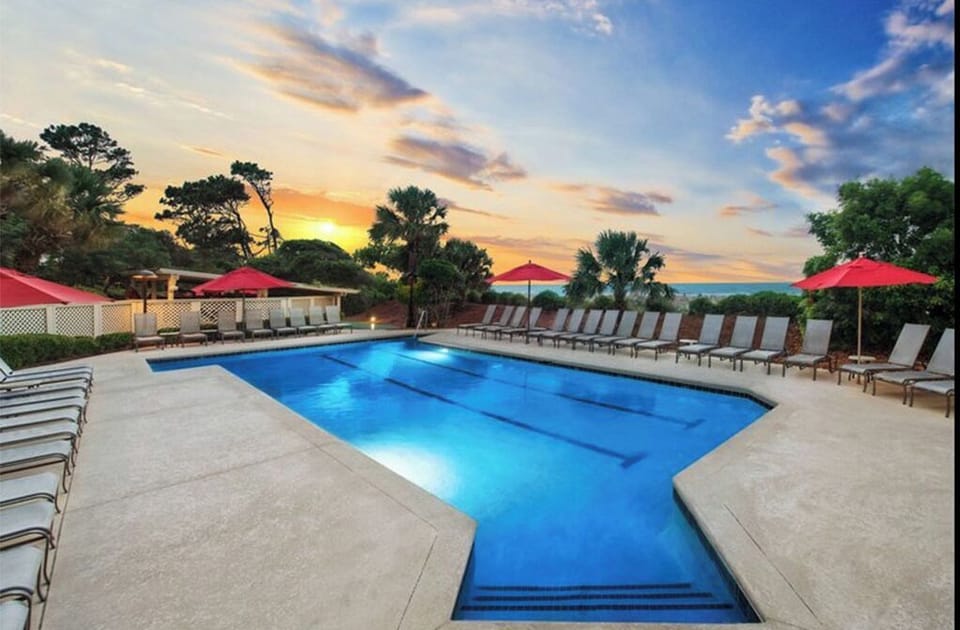 adults only pool!