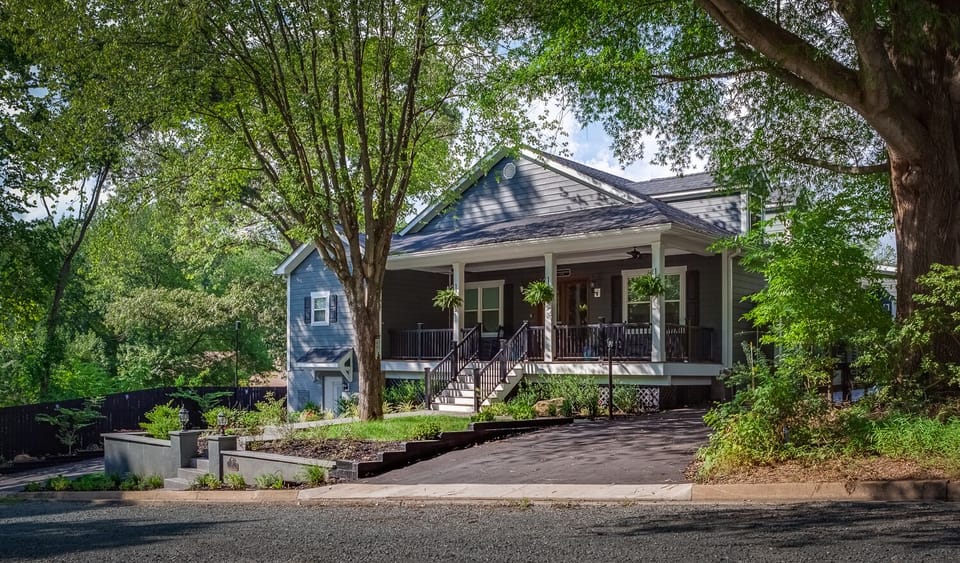 Welcome to Rockbrook Manor