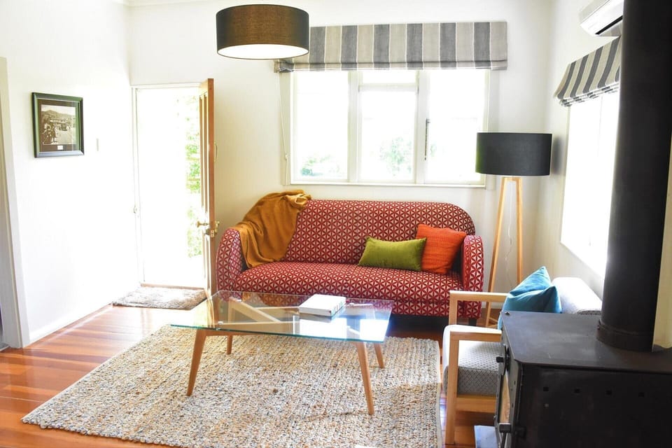 Shy Cottage Lounge