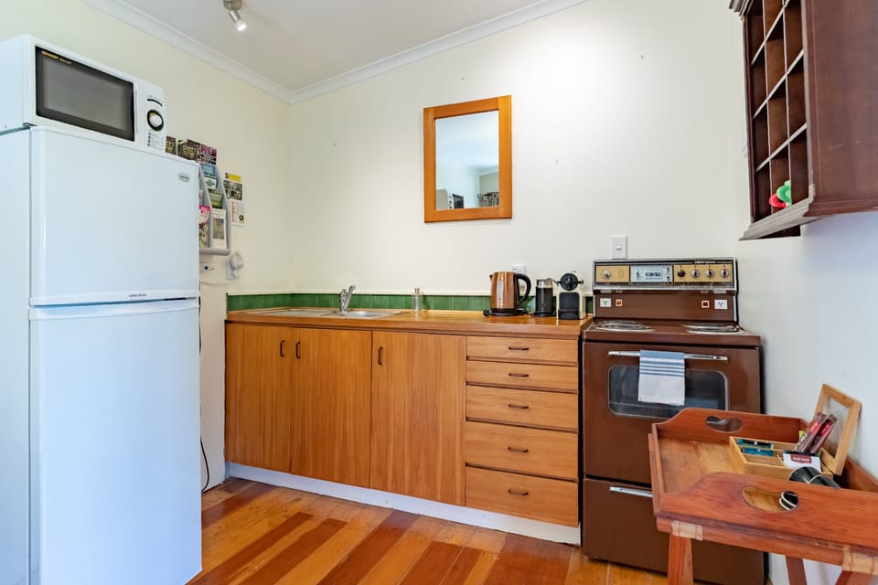 Shy Cottage kitchenette