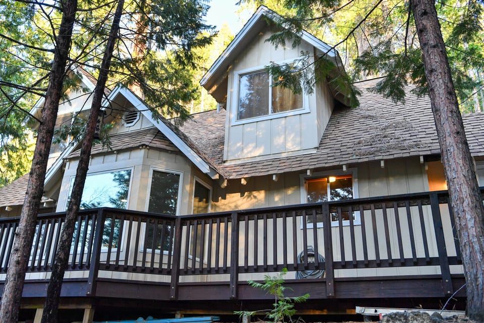 Front of cottage.