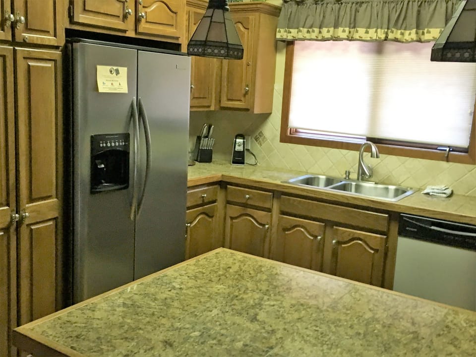 Kitchen Ref. & Dishwasher