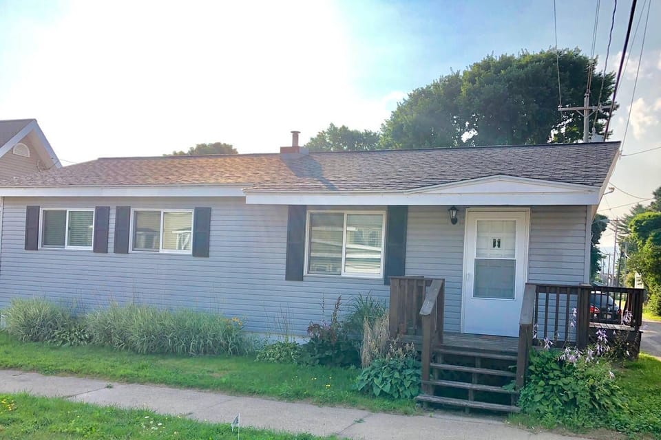 Exterior of the home in the summer!