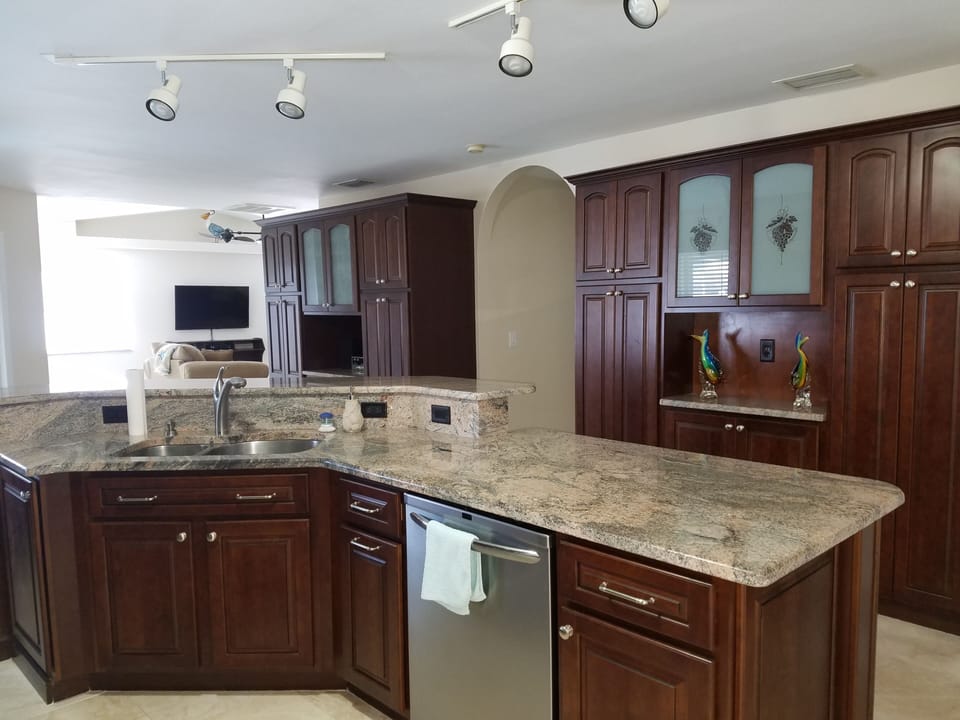 Kitchen (Plenty of room for entertaining)