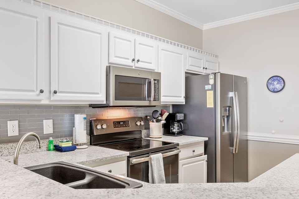 Fully-equipped kitchen