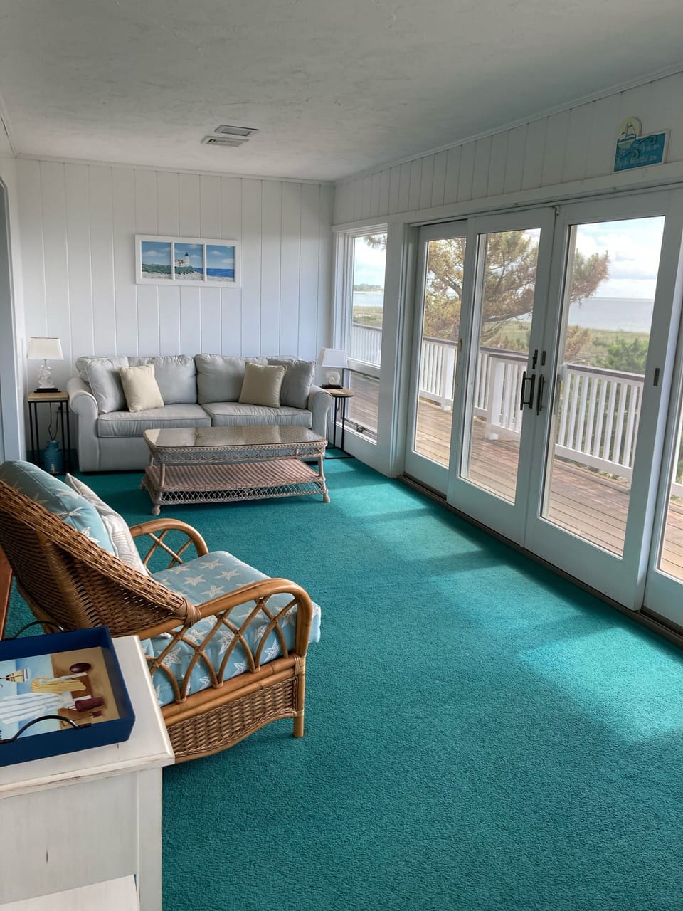 Great panoramic views of the ocean.      Comfy queen sleep sofa!!