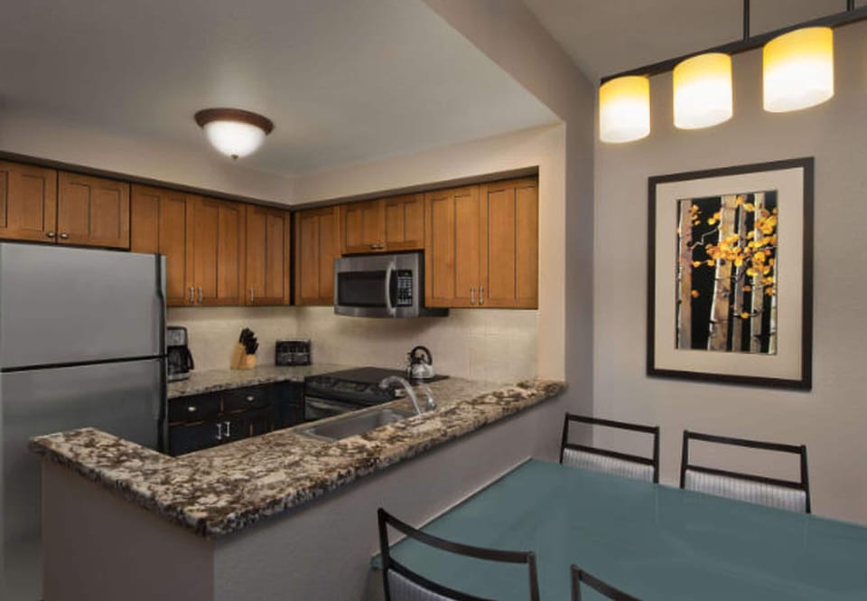 Kitchen & dining area, main unit

