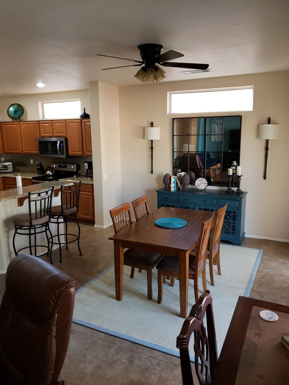 Dining and breakfast bar seating 