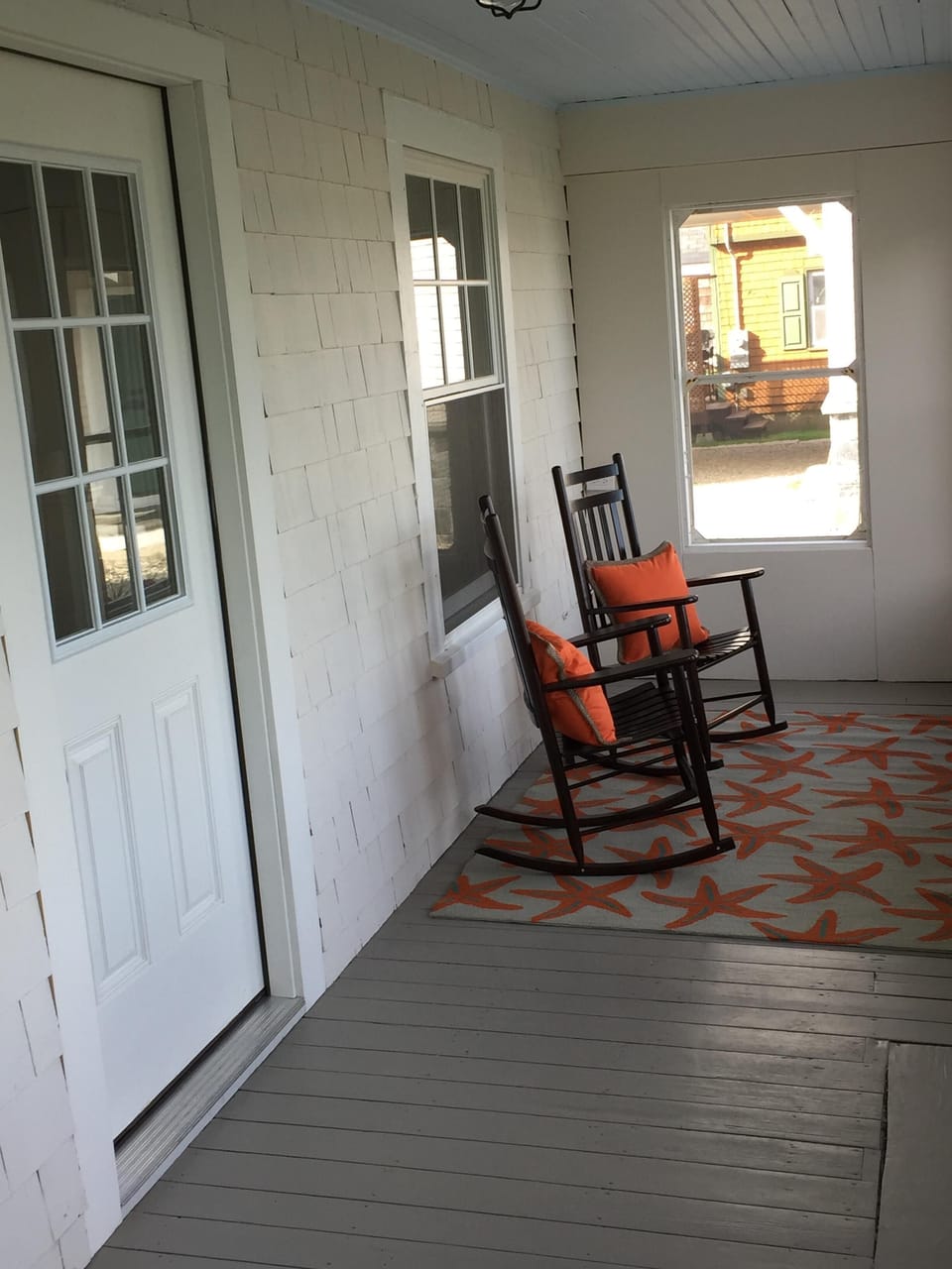 Screened-In Porch