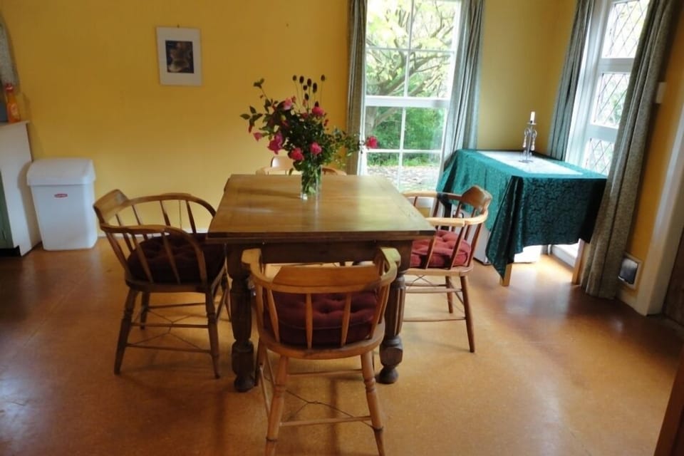 Dining area in kitchen