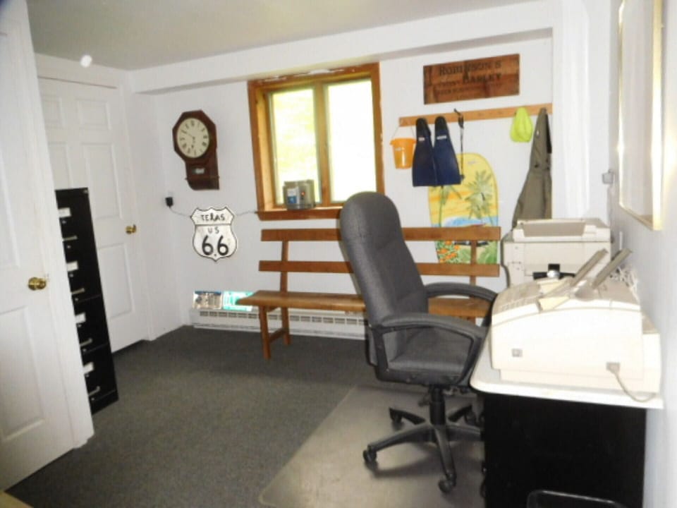 Foyer with FAX, phone , photo copier, shredder, land-line, laptop WiFi code