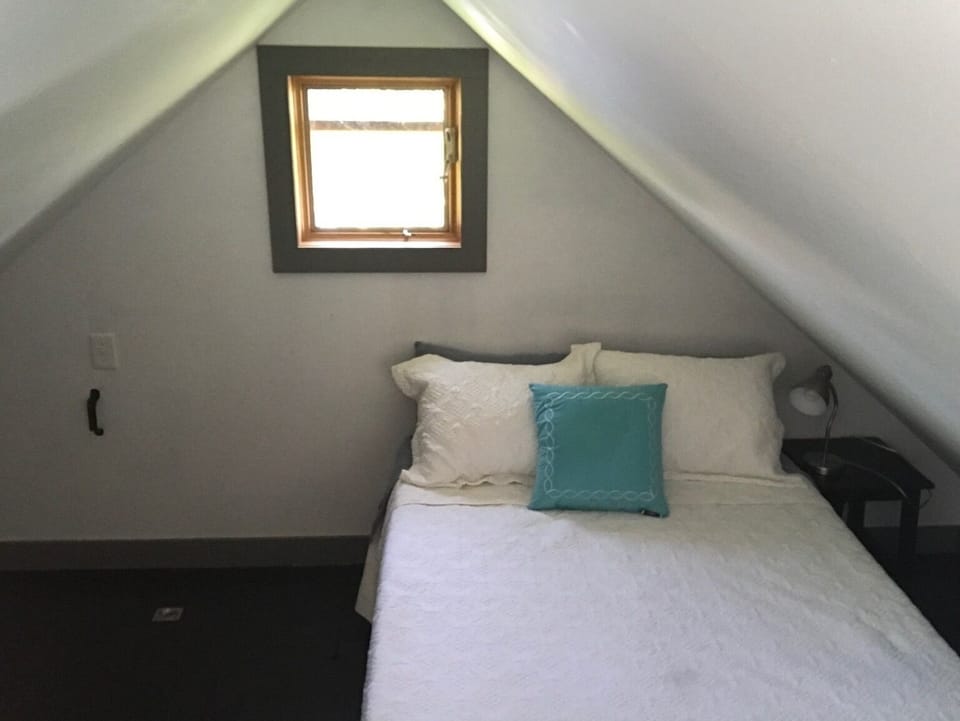 Loft 2 (3rd Floor): Full bed with access through the 2nd floor full bedroom.
