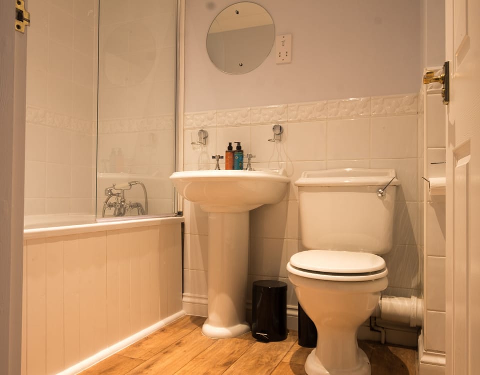 Main bathroom on the 1st floor.