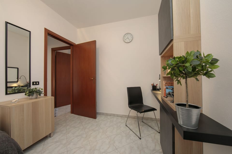 Second bedroom