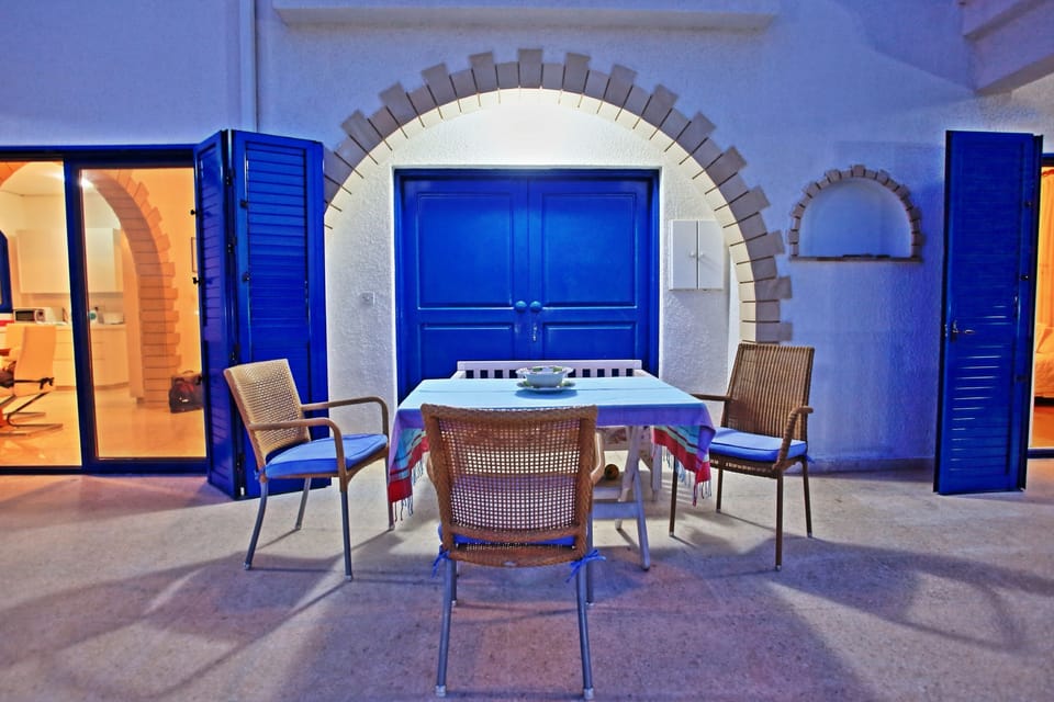 Outdoor dining area