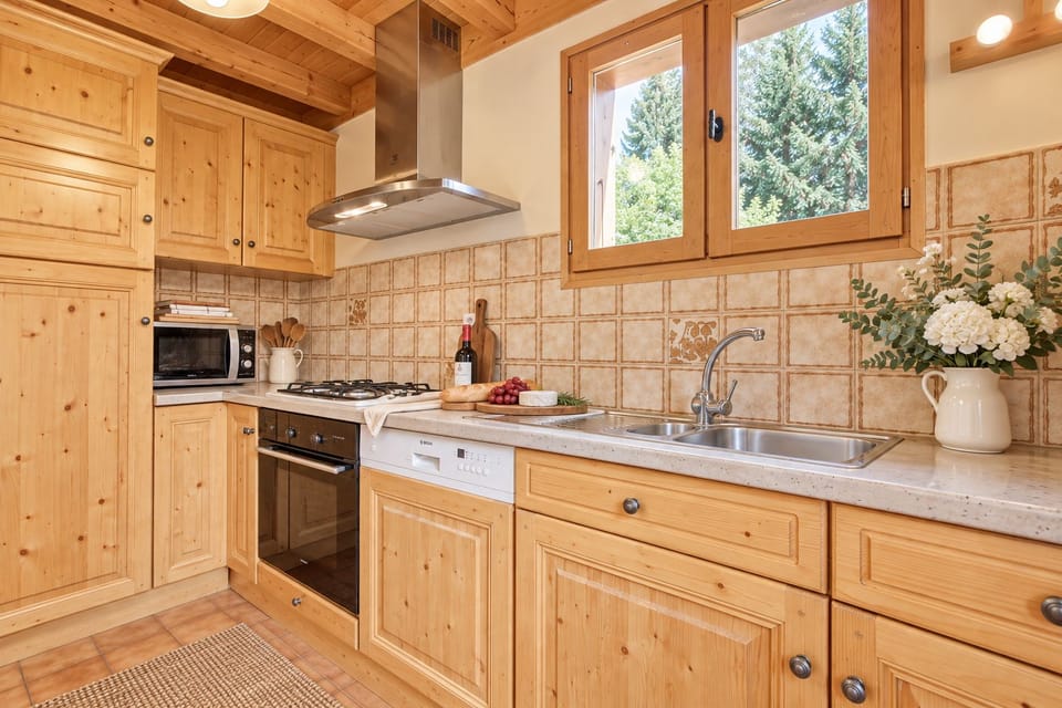 Chalet Buchille, a pretty chalet in a convenient location in Morzine Chalet in Montriond