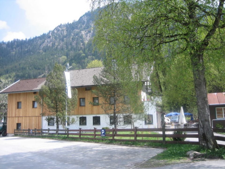 Vacation apartment - Cafe-Wirtshaus Brunnhof Bed and Breakfast in Schliersee