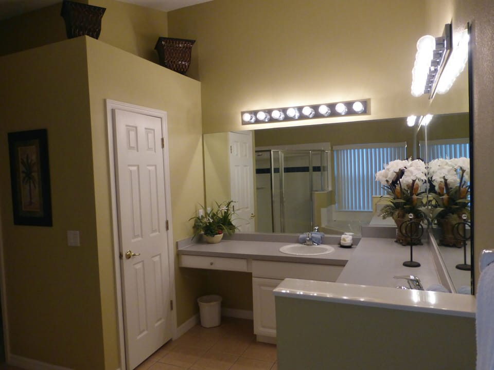 Master en-suite bathroom with double vanity