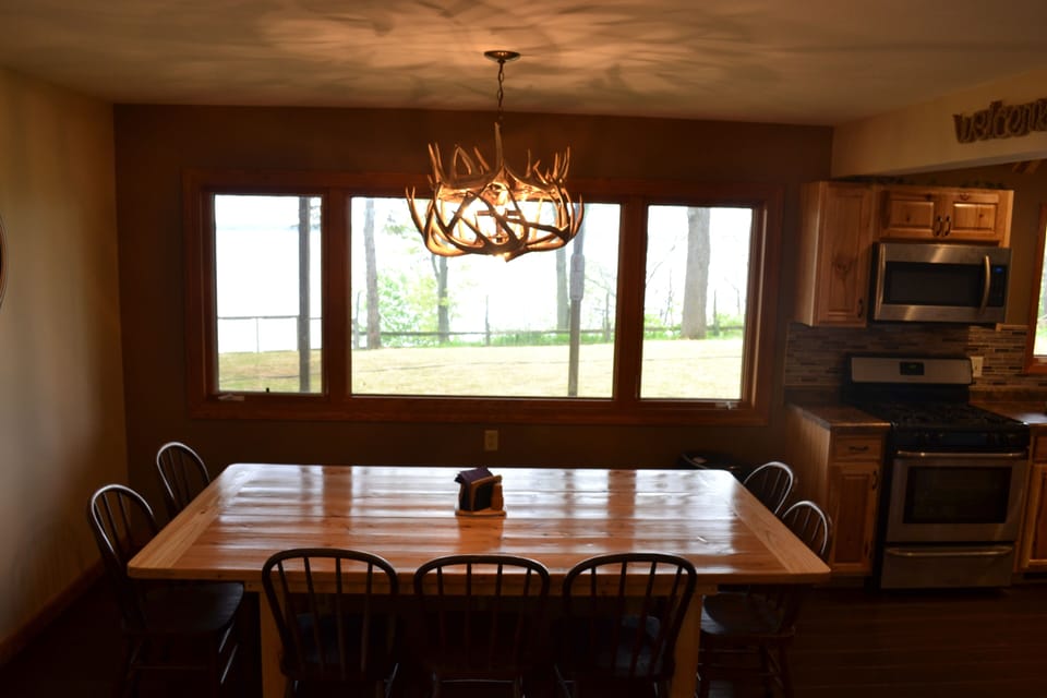 Farmhouse table w/bench for multiple seating