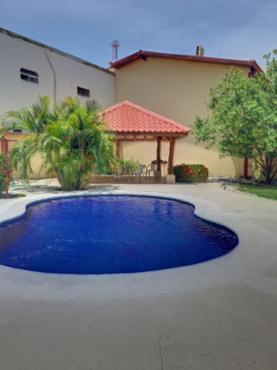Condo pool