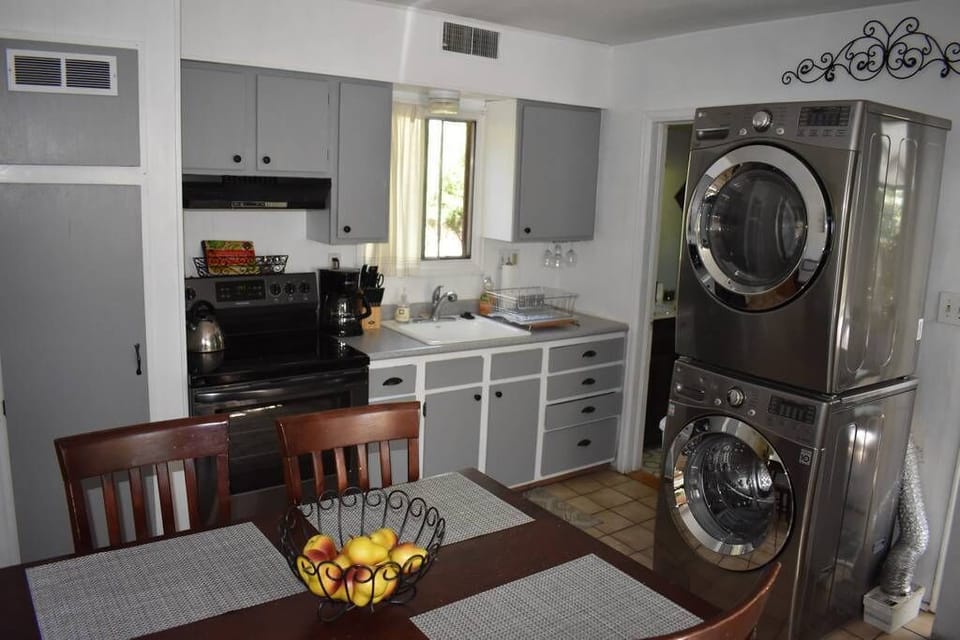 Kitchen/Washer Dryer