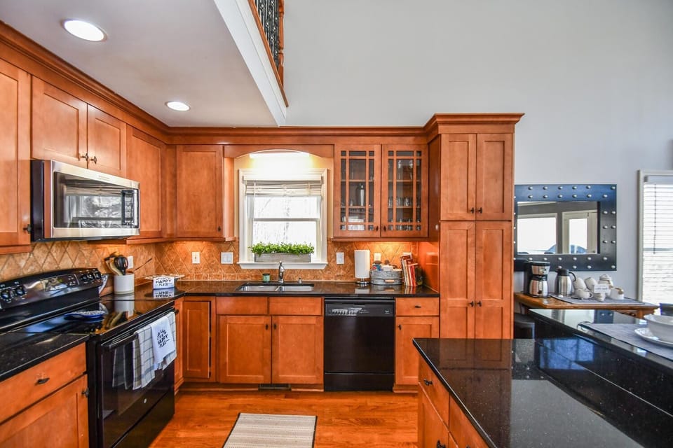 Main level kitchen fully stocked 