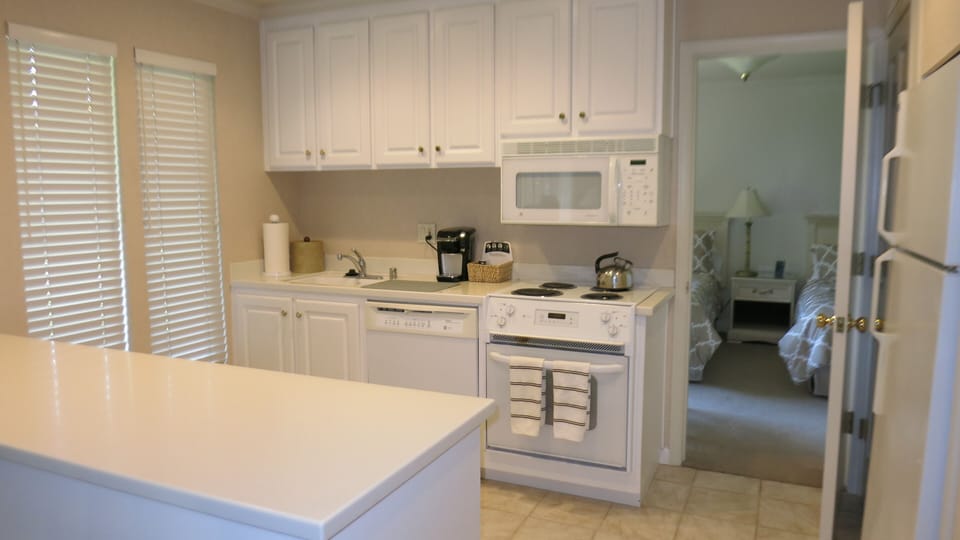 Kitchen
2nd bedroom through door