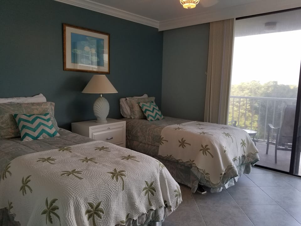 Guest bedroom with deck entrance