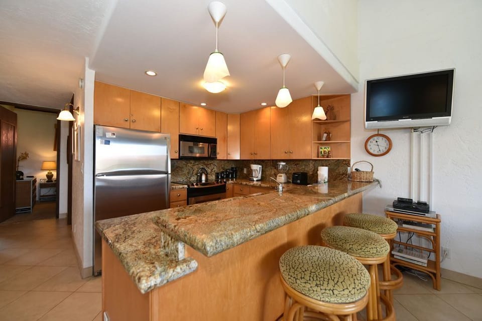 Kitchen with Island Seating