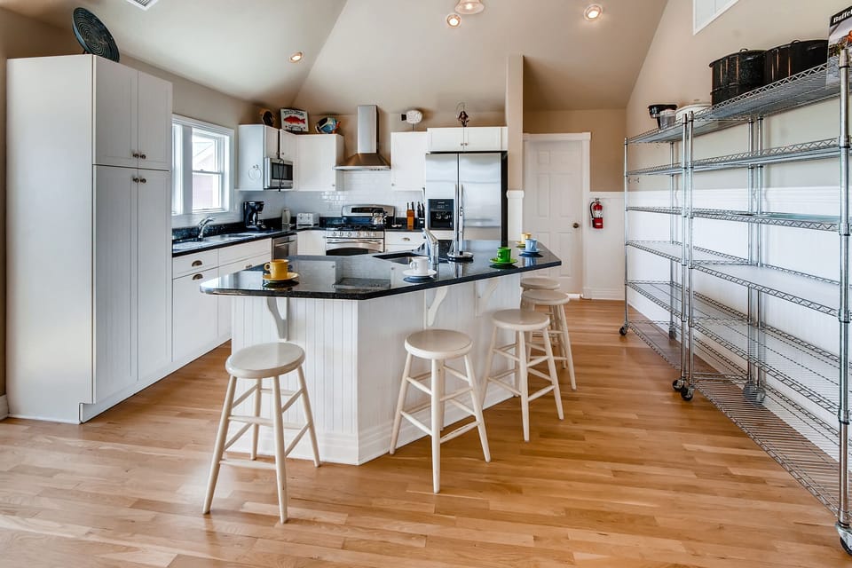 Surf-or-Sound-Realty-Cape-Winds-569-Kitchen