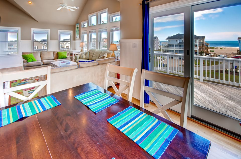 Surf-or-Sound-Realty-Cape-Winds-569-Great-Room