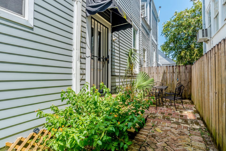 Privated gated entrance with parking for 1 car off street