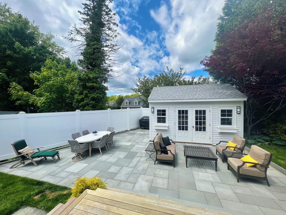 NEW! Expanded bluestone patio & She shed (2024)
