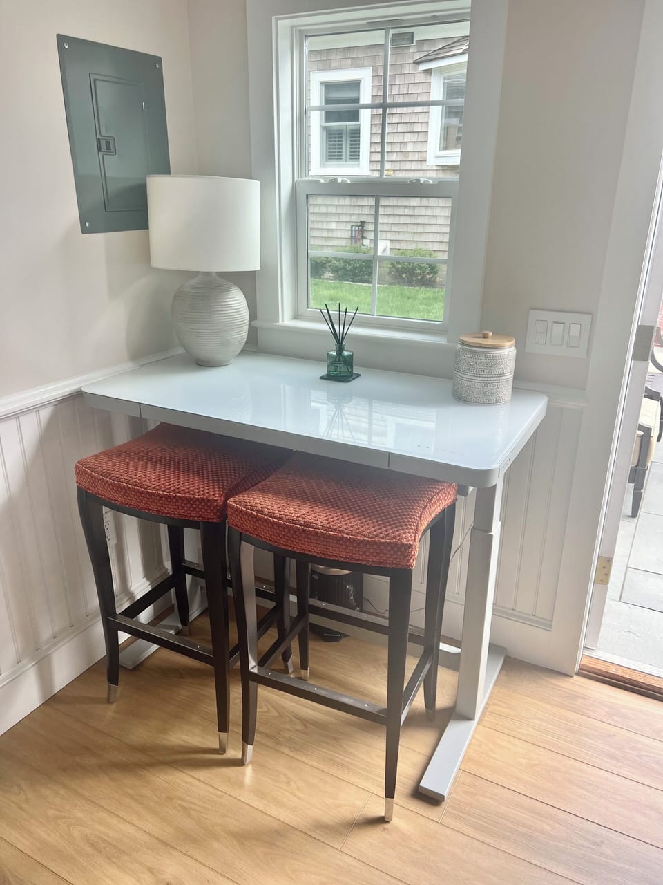 Adjustable height desk/bar with 3 charging ports 