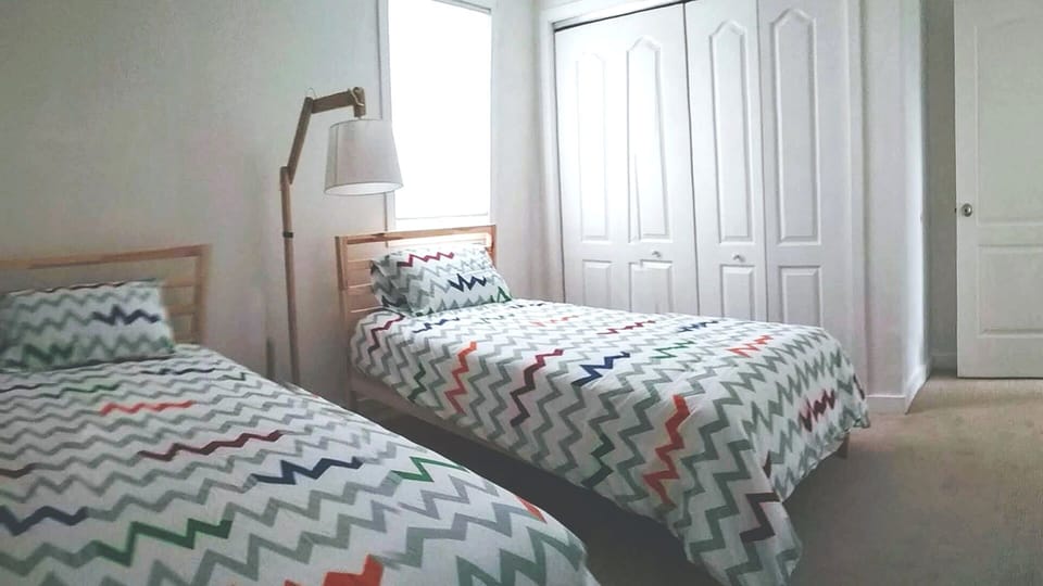 Downstairs Twin Bed Room (Sleeps 2)