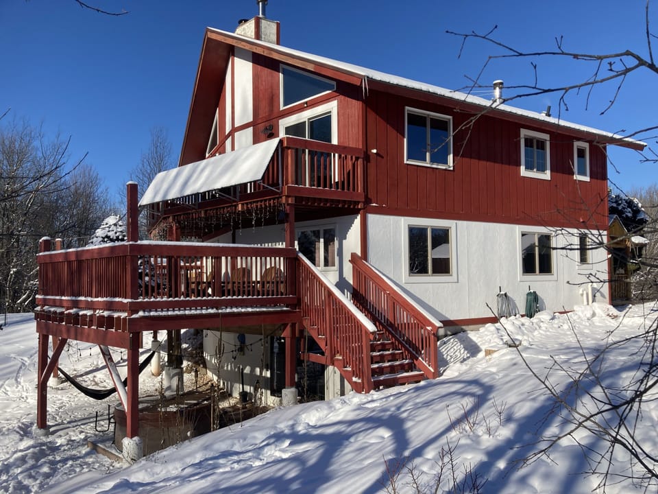 3D tour here: https://app.lapentor.com/sphere/timbuktu-chalet-tour